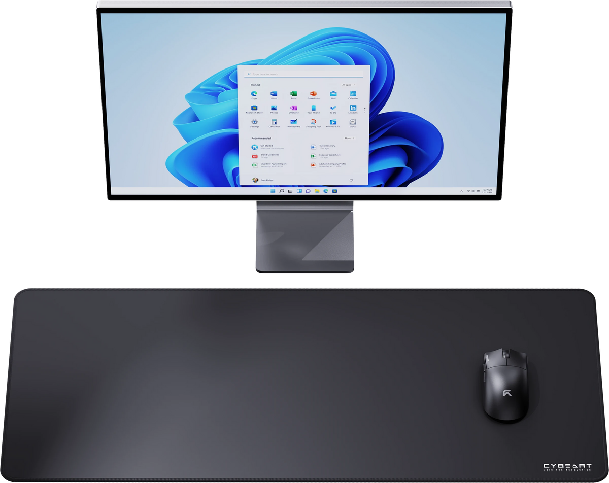 Desk setup: monitor, XXL desk mat and mouse, from the front